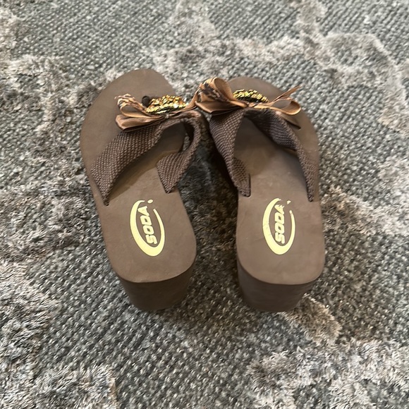 Platform Brown Flip Flop wedge shoes with Gold crystal heart Leopard Bows - Picture 4 of 6